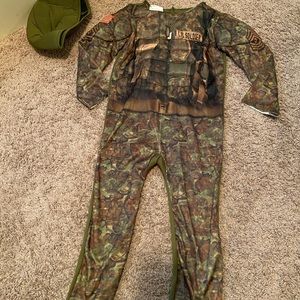 Soldier costume. 3T-4T